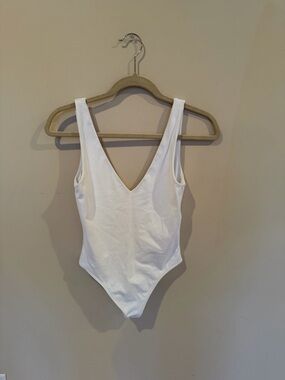 Babaton V-neck bodysuit